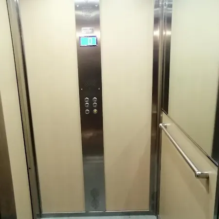 מלון De Rossi בארי